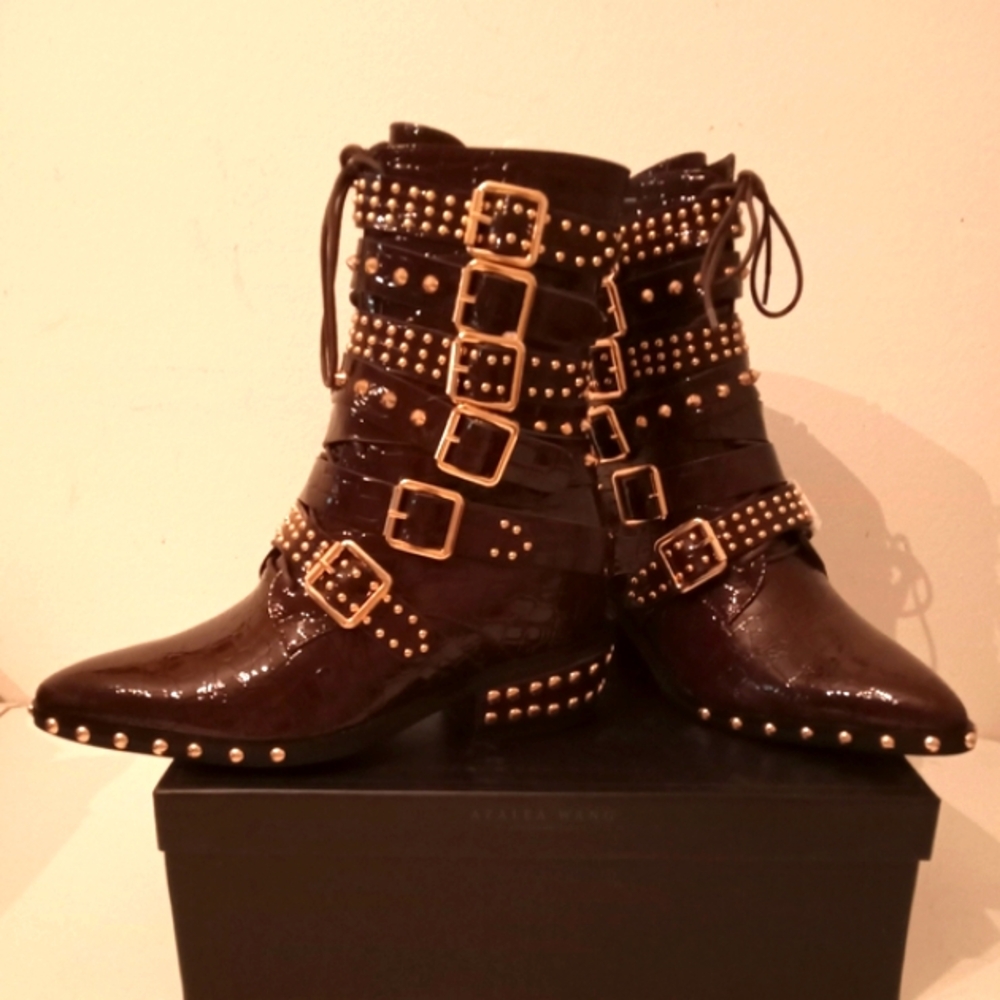 SALE🎁NIB🎁FREE GIFT INCLUDED🎁NWT Bootie Croc Embossed Studs Spikes Embellish - Picture 14 of 16